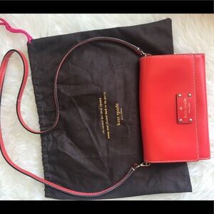 Cross body removable strap